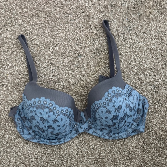Victoria's Secret blue push-up bra - Picture 1 of 3